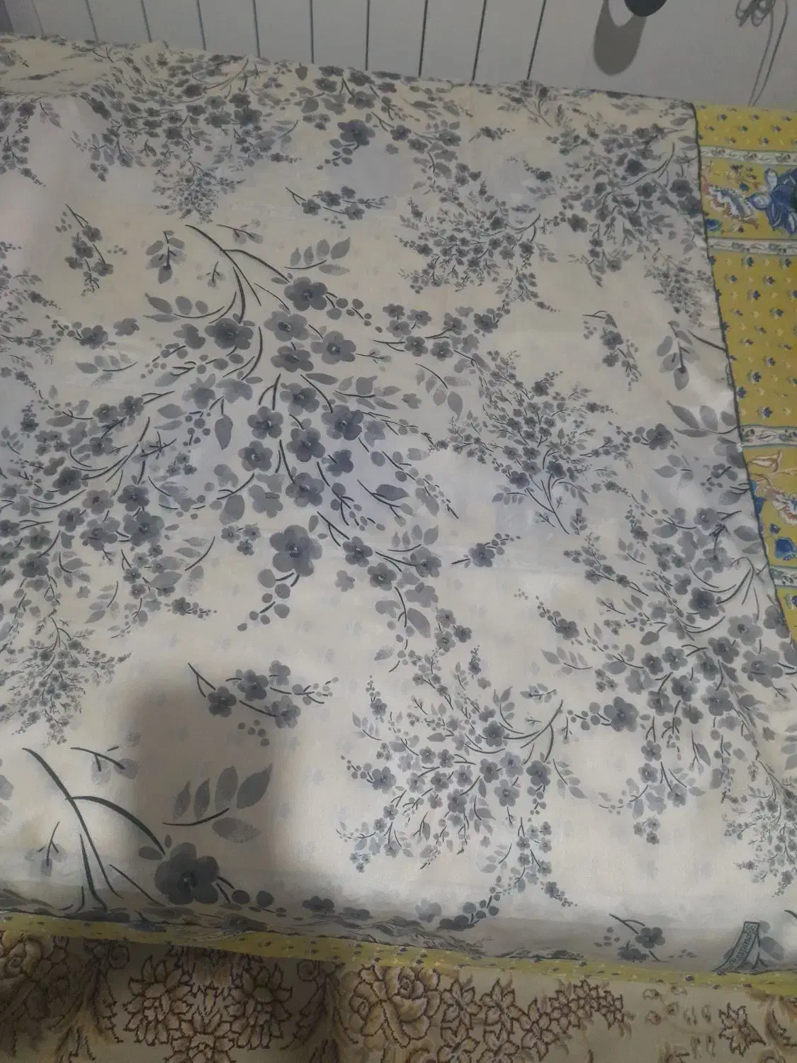 روسری ابریشمی دور دست دوز بسیار لطیف و خوش طرح|لباس|شاهرود, |دیوار