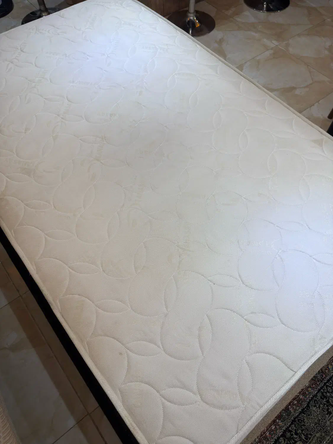 تشک تن آسای|تشک تختخواب|رشت, استادسرا|دیوار