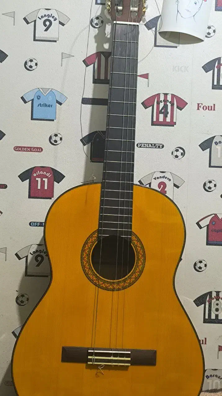 گیتار c70 در حد نو|گیتار، بیس، امپلیفایر|رشت, بوسار|دیوار