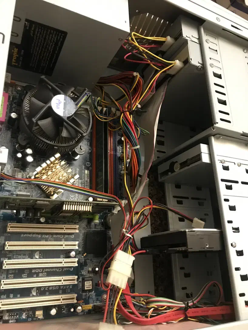 کامپیوتر|رایانه رومیزی|تبریز, |دیوار