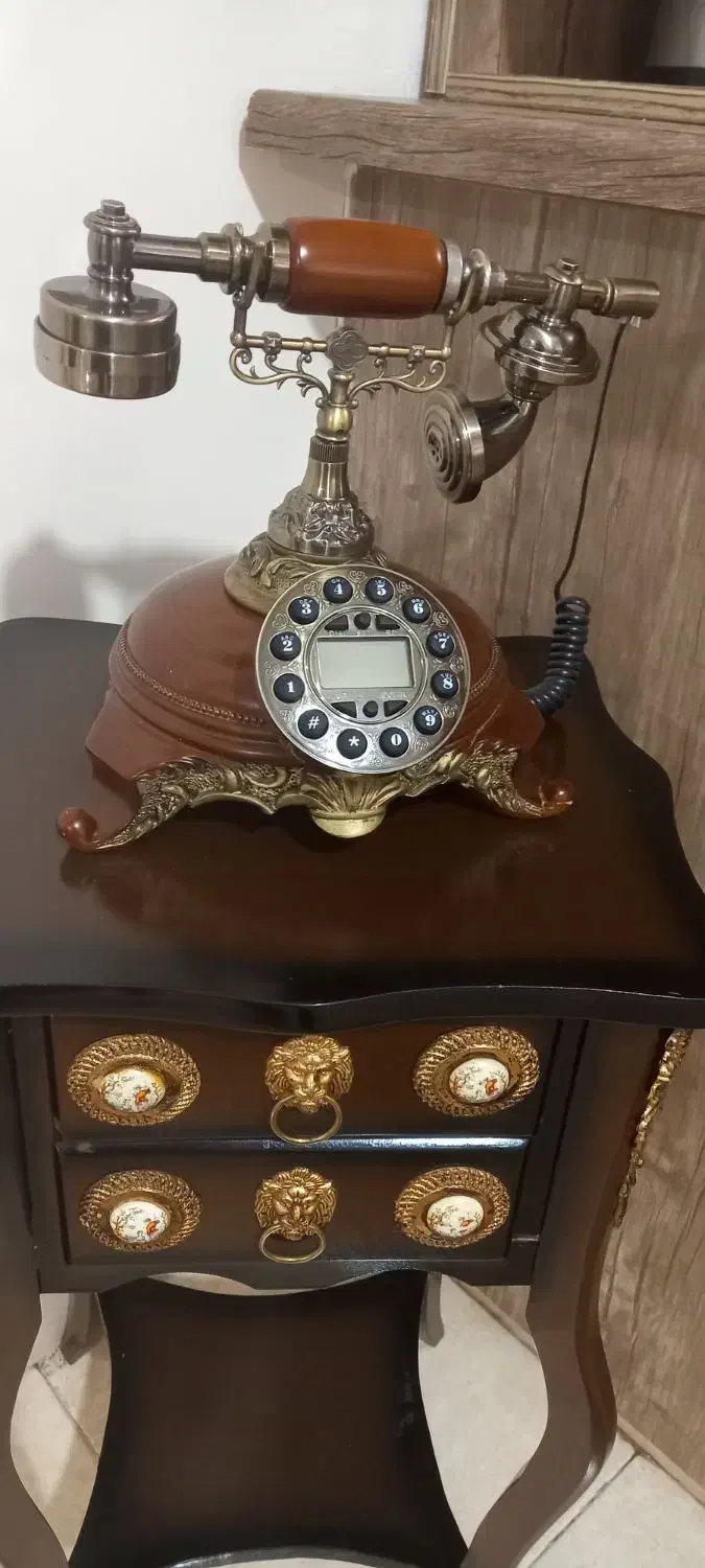 گوشی تلفن سلطنتی و میز تلفن|تلفن رومیزی|الوند, |دیوار