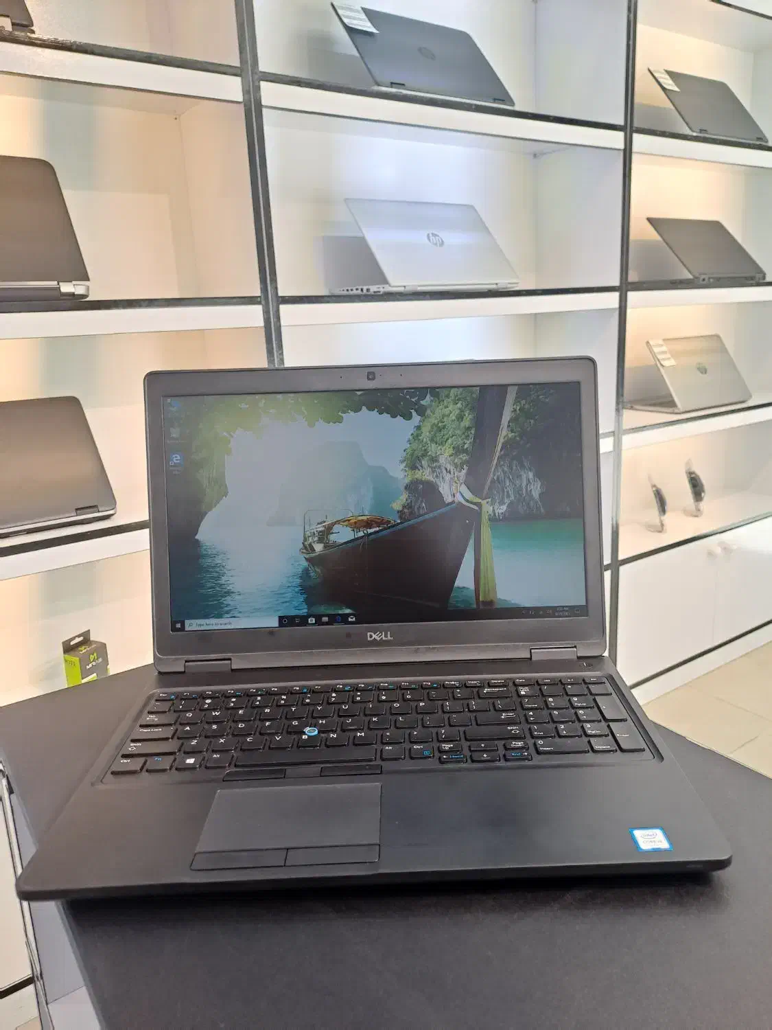 لپ تاپ Dell latitude 5590 پردازنده i5 صفحه FHD تاچ|رایانه همراه|همدان, |دیوار
