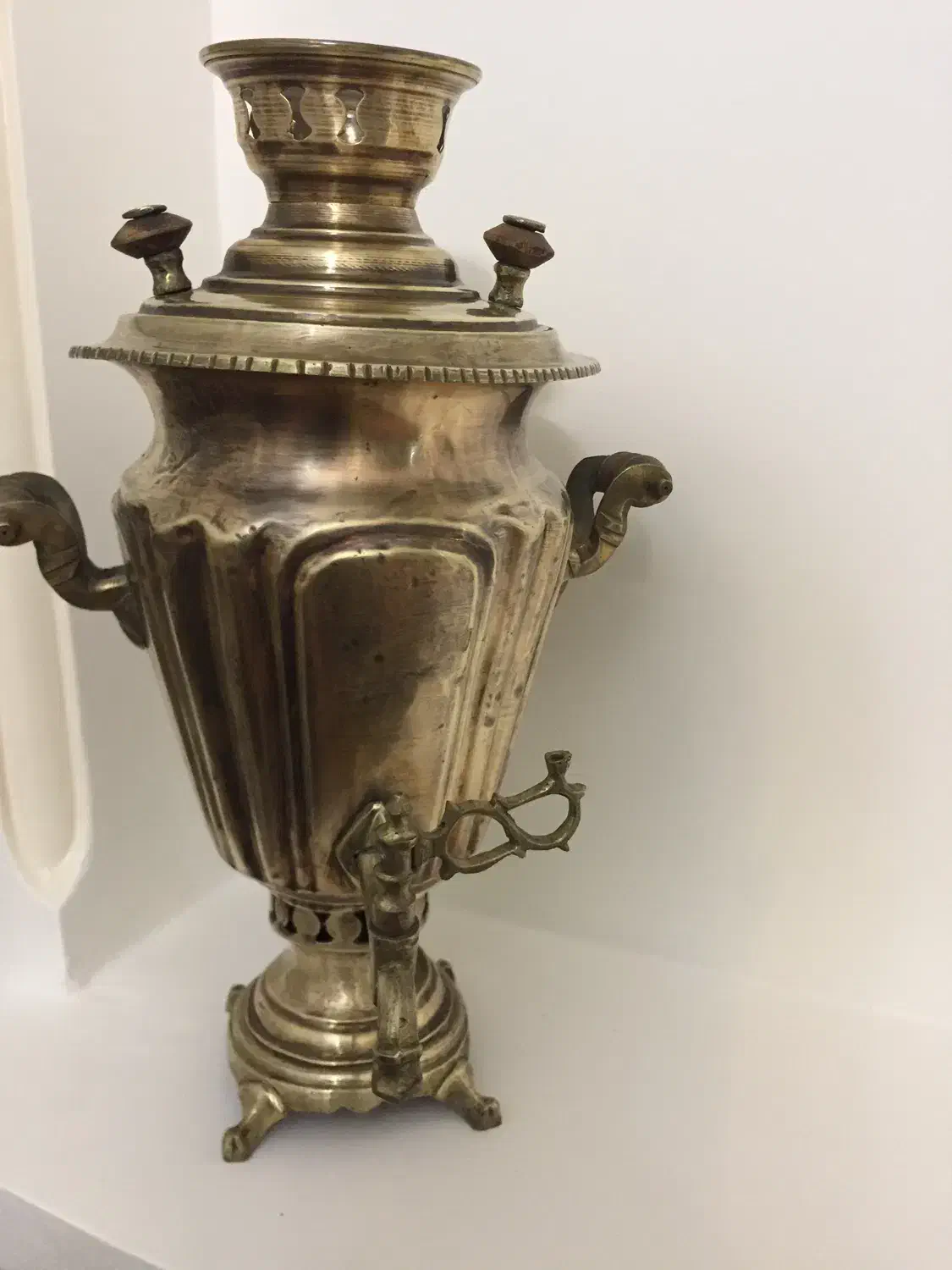 سماور قدیمی زیبا|کلکسیون اشیاء عتیقه|گلپایگان, |دیوار