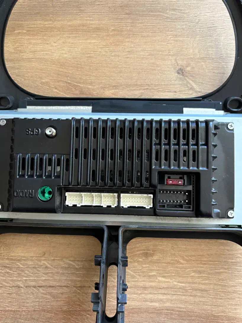 مانیتور ۲۰۶ با دوربین دنده عقب|قطعات یدکی و لوازم جانبی|ایلام, |دیوار