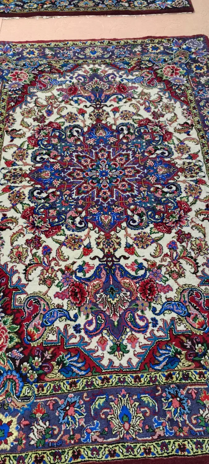 فرش دستبافت سالاری|فرش|اهر, |دیوار