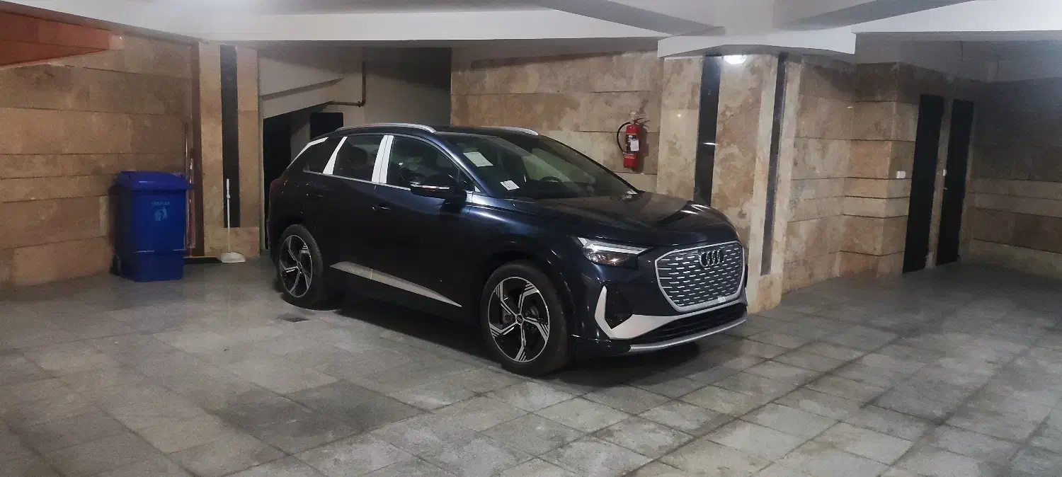 آئودی Q4 etron 2025|خودرو سواری و وانت|تهران, سوهانک|دیوار