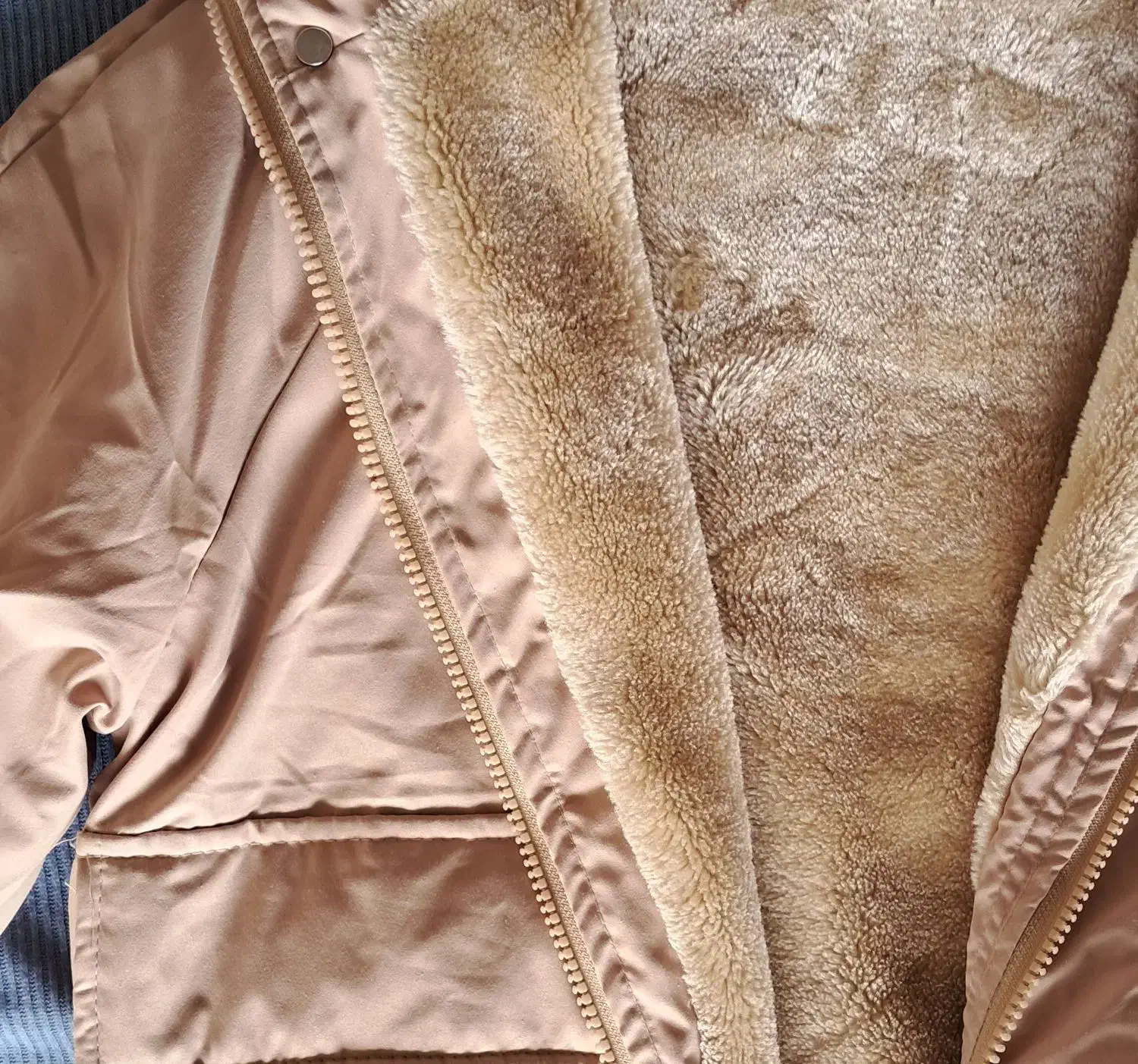 کاپشن|لباس|بندر ترکمن, |دیوار