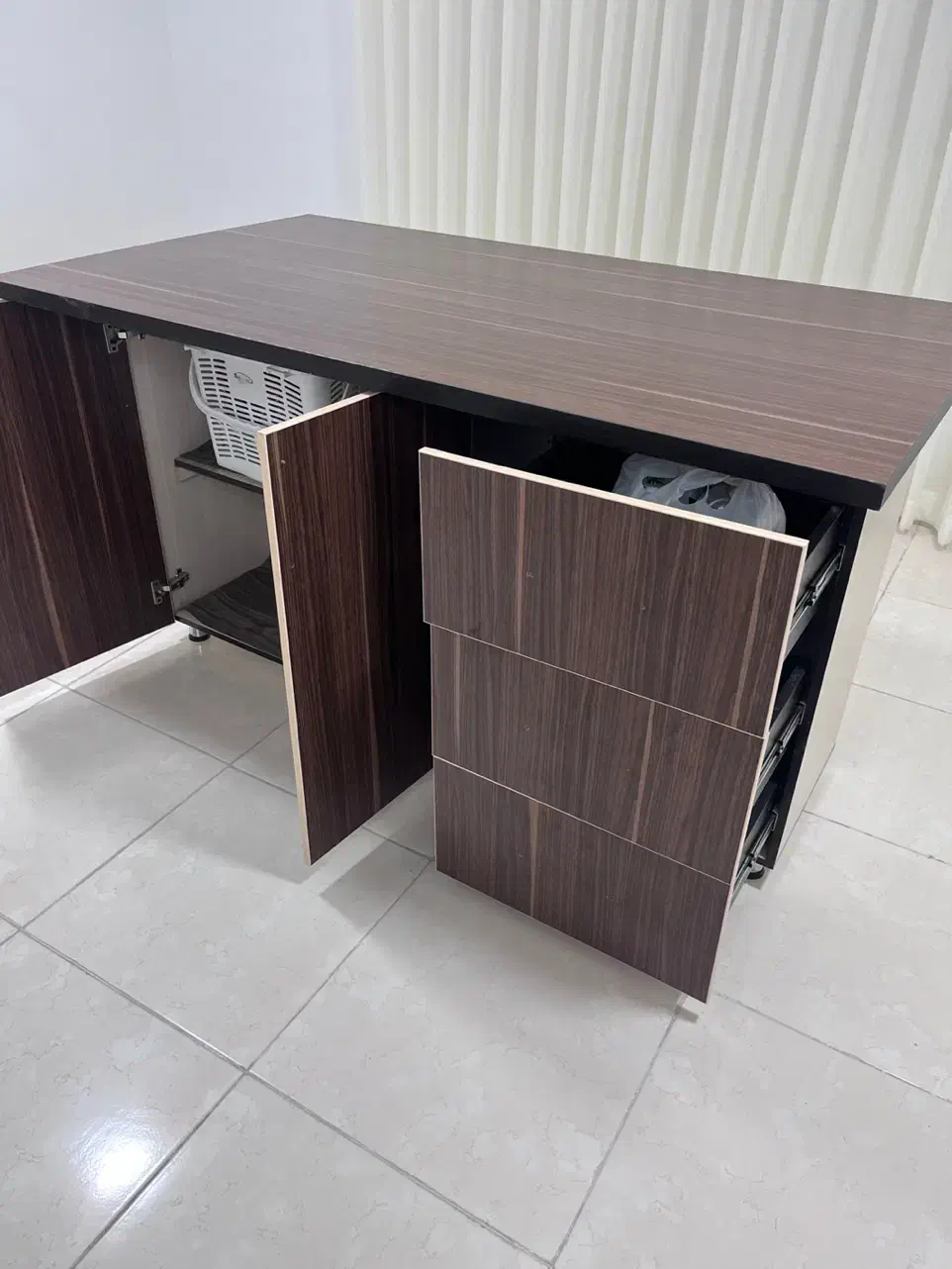 میز اقتصادی و مناسب جهت پیشخوان مغازه|مبلمان اداری|رشت, حومه رشت|دیوار