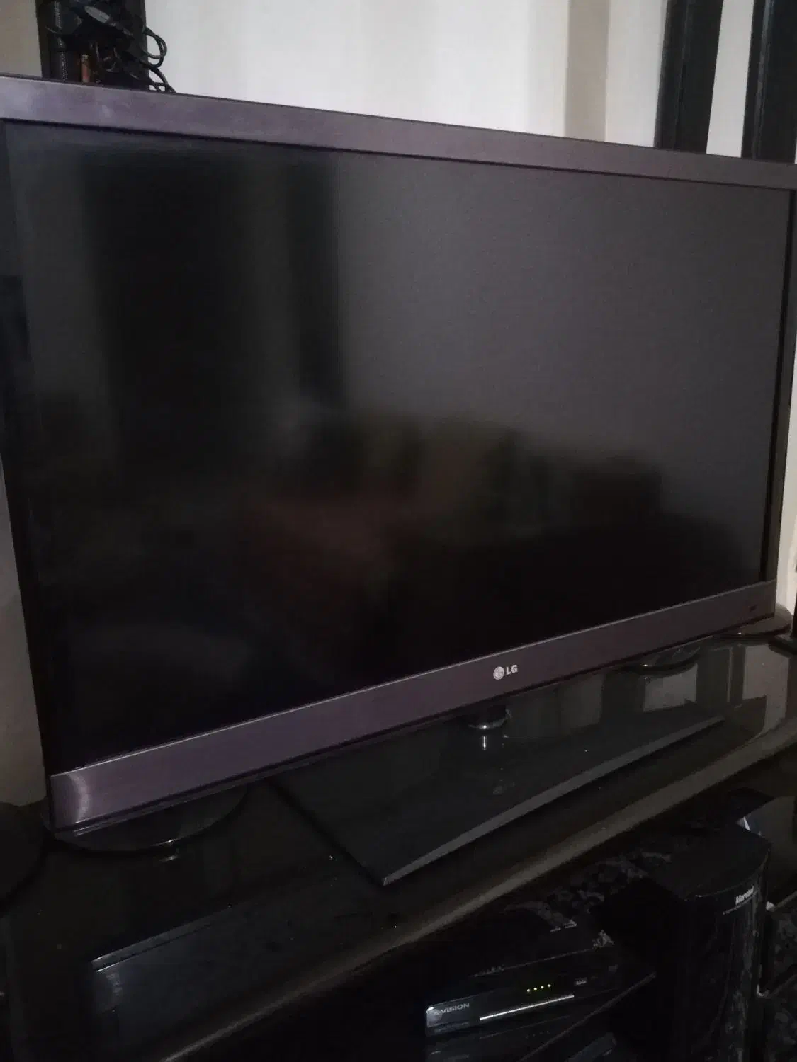 تلویزیون 42 اینچ ال جی. اصل کره. پرند کیسون|تلویزیون و پروژکتور|پرند, فاز ۶|دیوار
