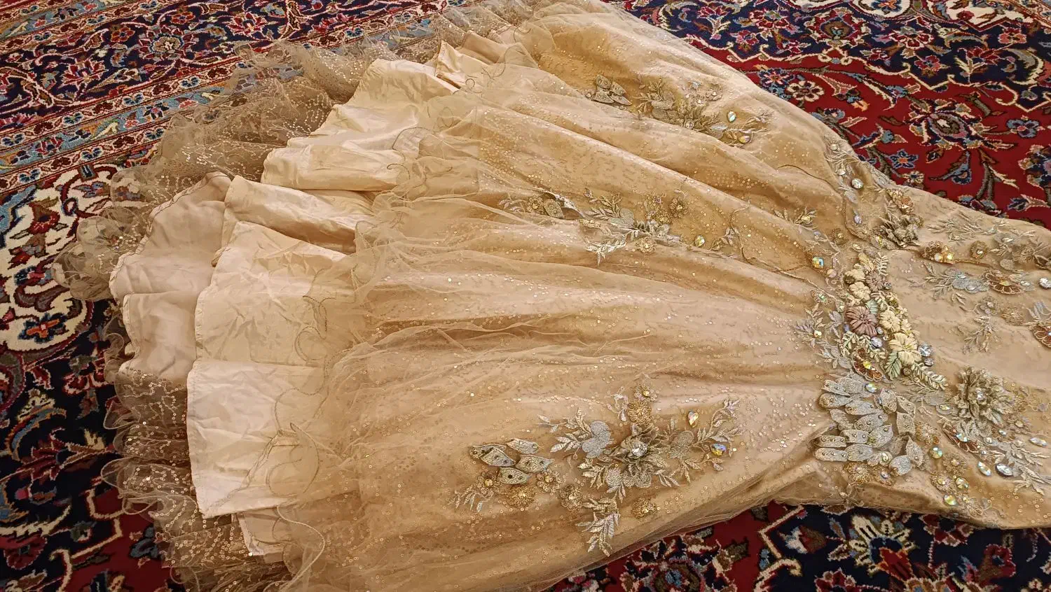 لباس مجلسی پرکار|لباس|ممقان, |دیوار