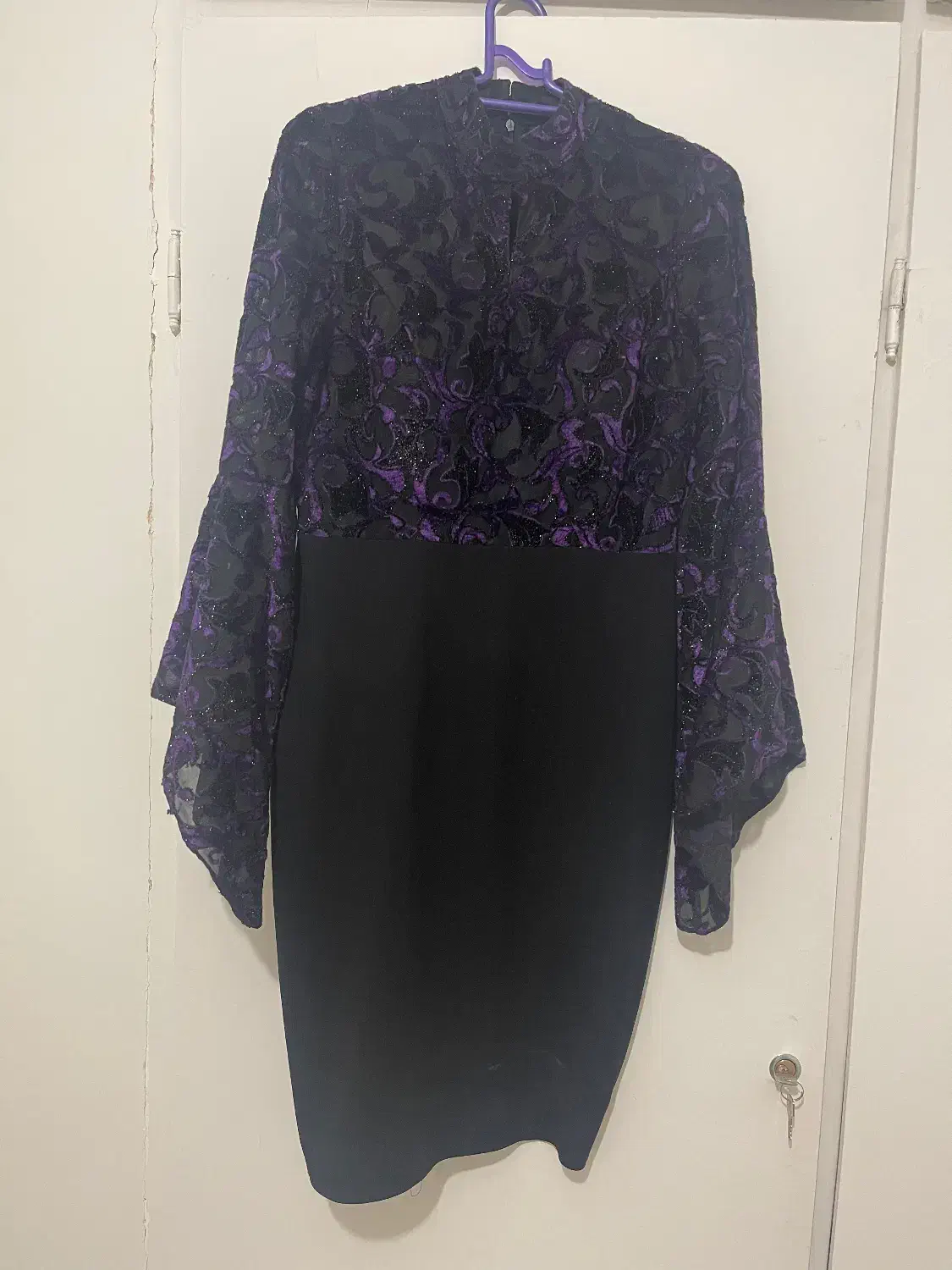 لباس مجلسی|لباس|کرج, باغستان|دیوار