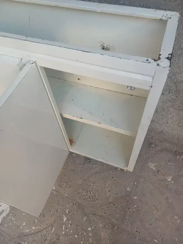 کا بی نت سالم|جاکفشی، کمد، دراور|اقبالیه, |دیوار