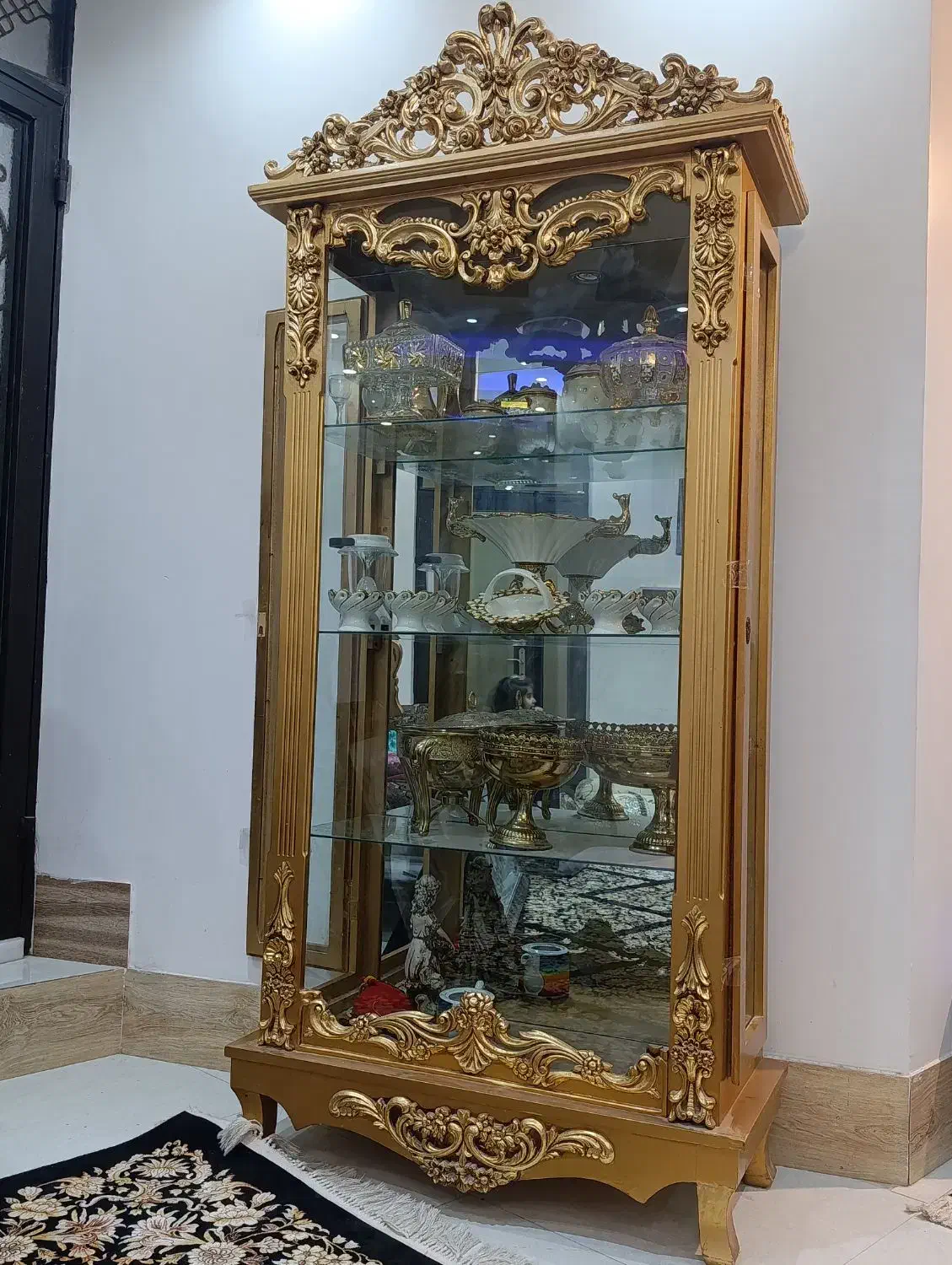 بوفه سلطنتی|بوفه، ویترین، کنسول|فیروزآباد (فارس), |دیوار