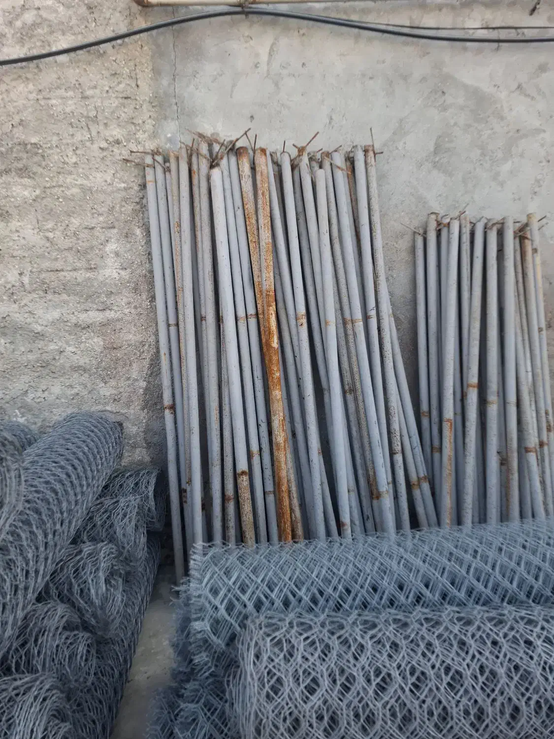 فنس توری حصاری گالوانیزه پایه بتنی و فلزی|عمدهفروشی|نوشهر, |دیوار