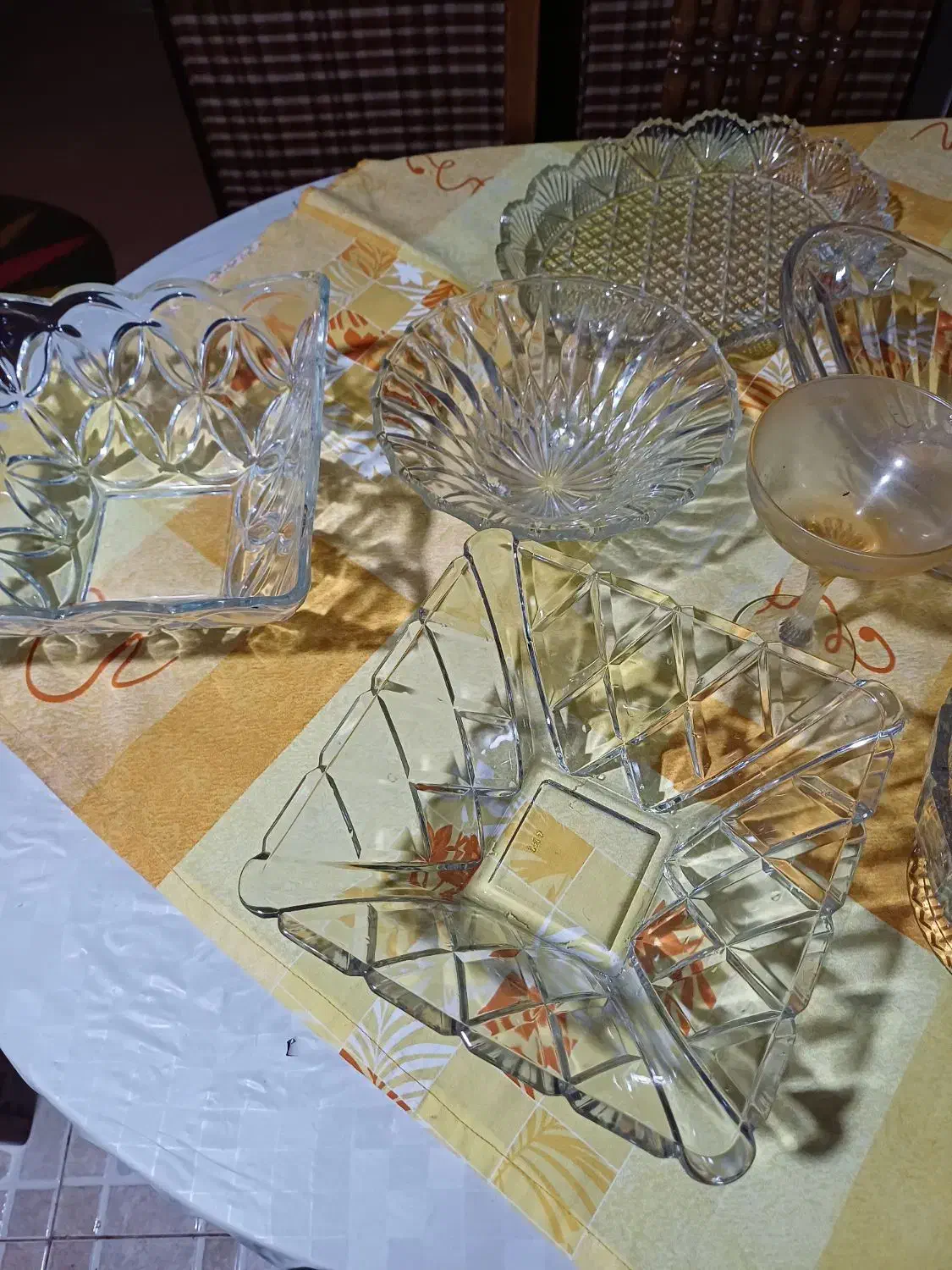 ملزومات پذیرایی|ظروف سرو و پذیرایی|لشت نشا, |دیوار