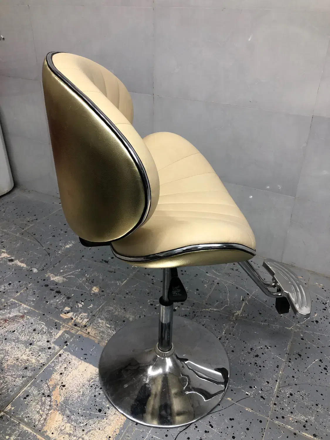 صندلی ارایشگاهی|آرایشگاه و سالنهای زیبایی|سرپل ذهاب, |دیوار