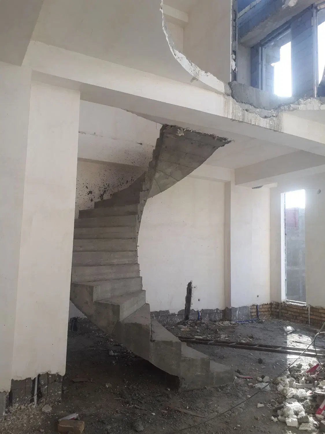 پله گرد بتنی پله دوبلکس پله معلق|خدمات پیشه و مهارت|شیراز, ملاصدرا|دیوار