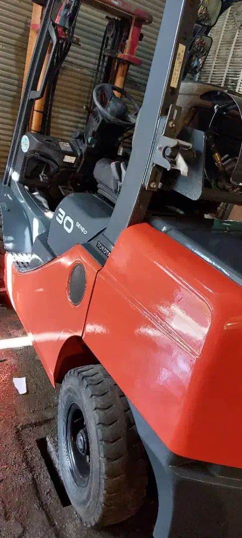 لیفتراک ۳تن گاز سوز 8F|خودرو سنگین|ری, دولت‌آباد|دیوار