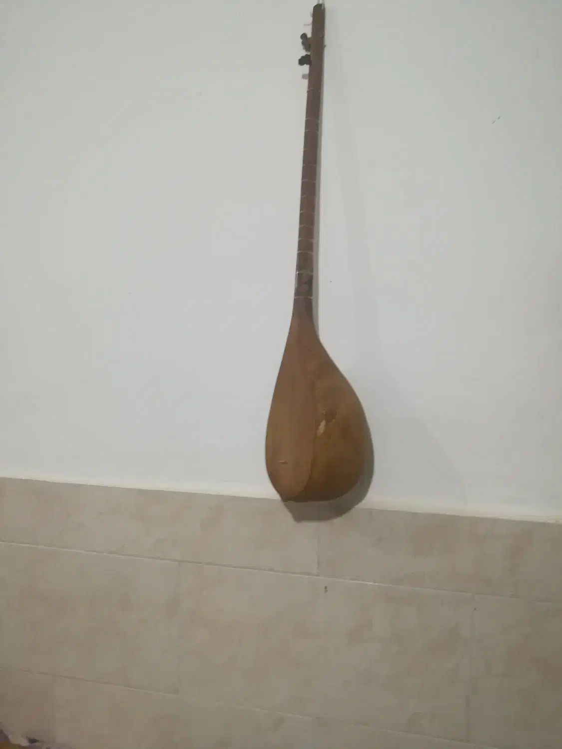 دوتار خوش صدا|سازهای سنتی|بجنورد, |دیوار