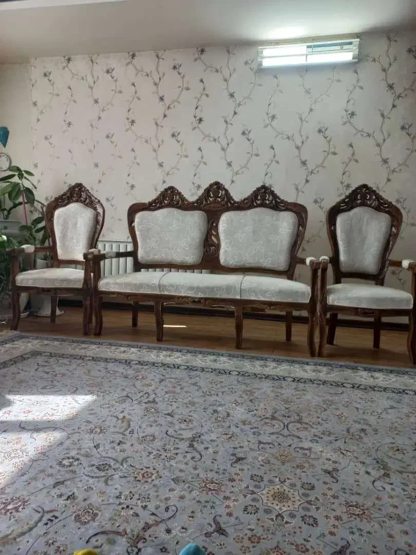 مبلمان در حد نو و میز دراورو آینه با ۴ تا پاتختی|مبلمان خانگی و میز عسلی|سبزوار, کاشفی شمالی (دادگستری)|دیوار