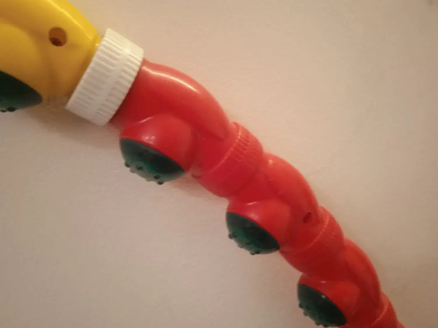 حلقه ورزشی (هولاهوپ)|تجهیزات ورزشی|اندیشه, اندیشه فاز ۱|دیوار