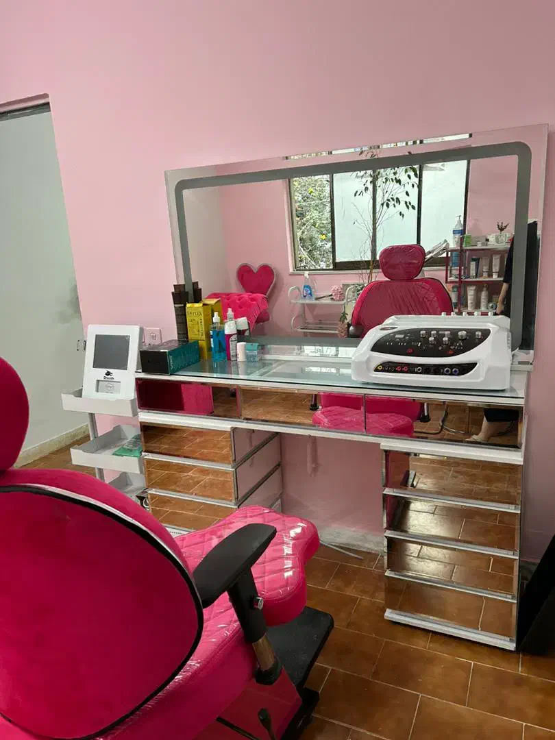 فروش تمامی تجهیزات ارایشگاه نو و بسیار باکیفیت|آرایشگاه و سالنهای زیبایی|گرگان, |دیوار