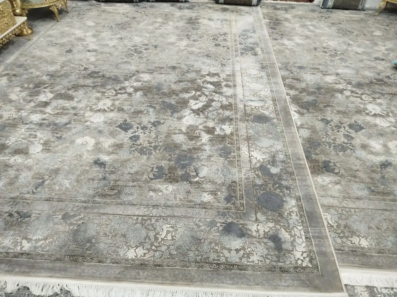 ۲تاقالی۱۲مترگل‌برجسته‌به‌قیمت۴۵میلیون‌فروخته‌میشود|فرش|کرمان, |دیوار