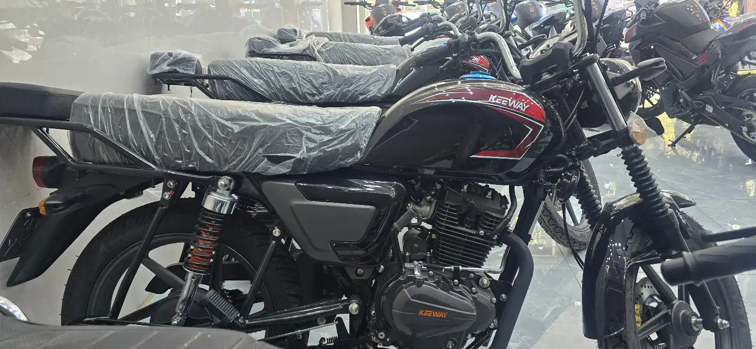 باکسرکی وی 150 اصل ایتالیا مدل ۱۴۰۴|موتورسیکلت|اراک, |دیوار