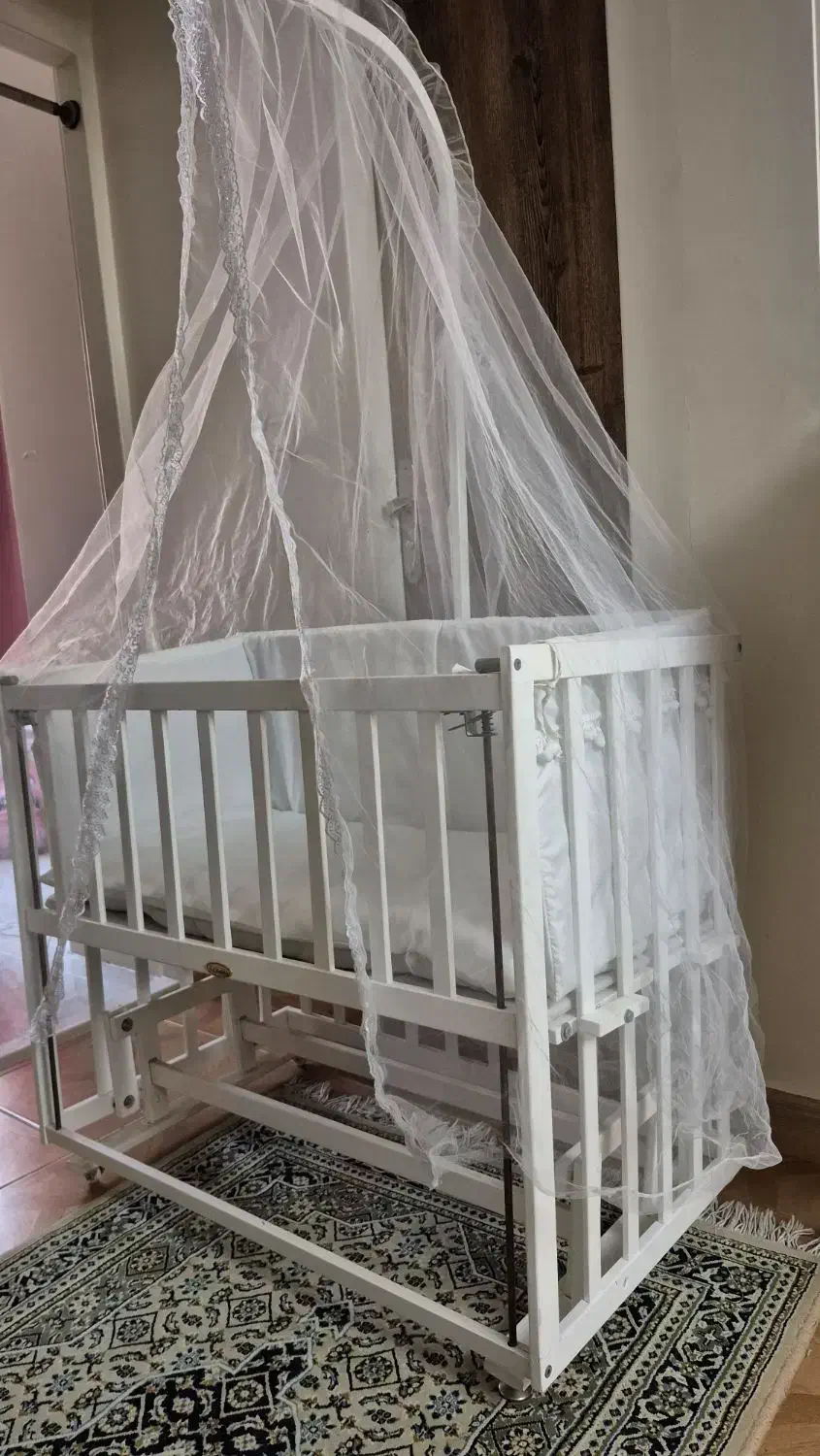 تخت نوزاد کنار مادر|تخت و صندلی بچه|تهران, پونک|دیوار