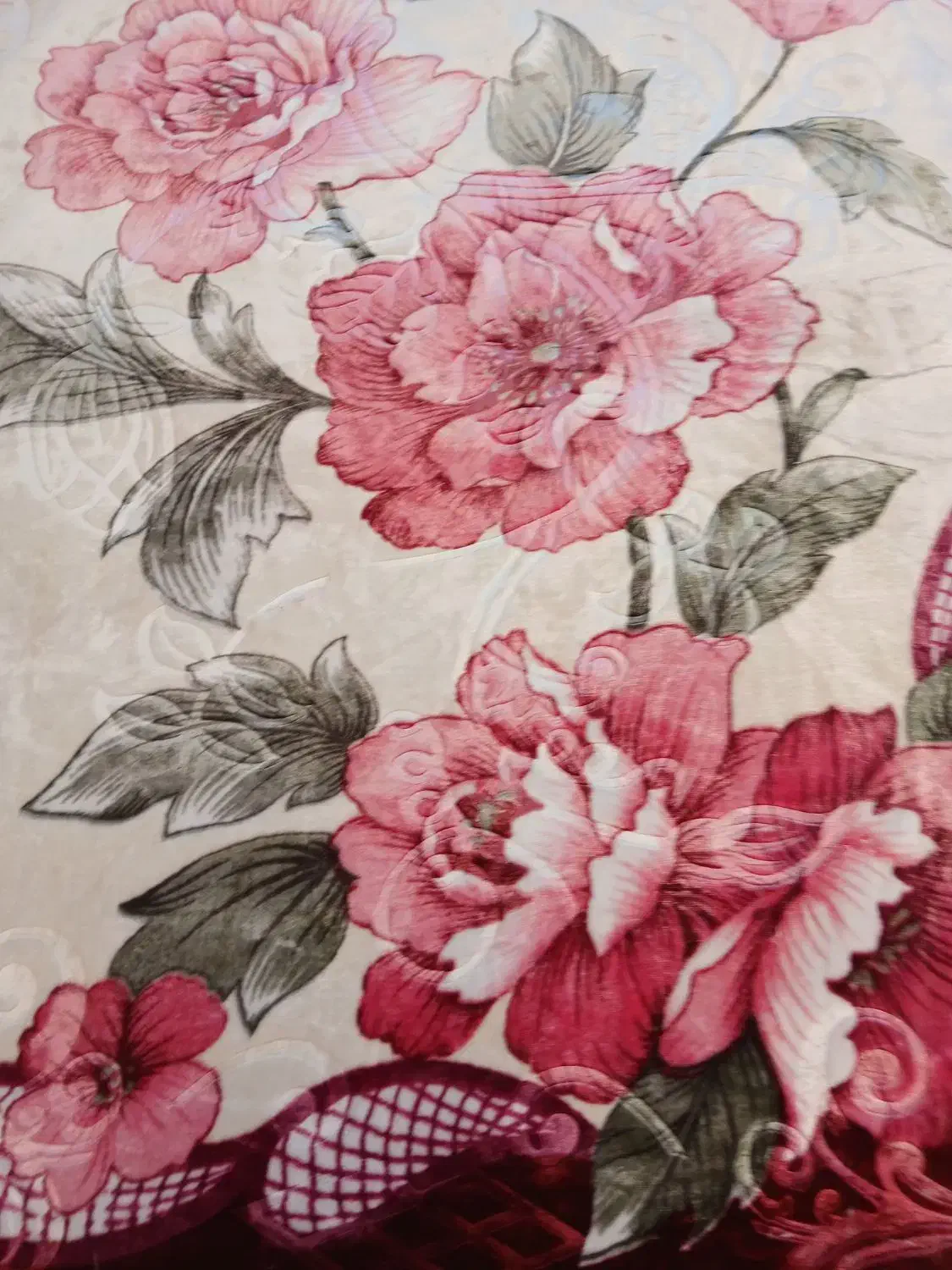 پتوکیویی|رختخواب، بالش، پتو|دهاقان, |دیوار