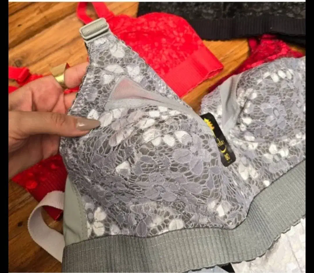 بورس لباس زیر|لباس|خرم‌آباد, |دیوار