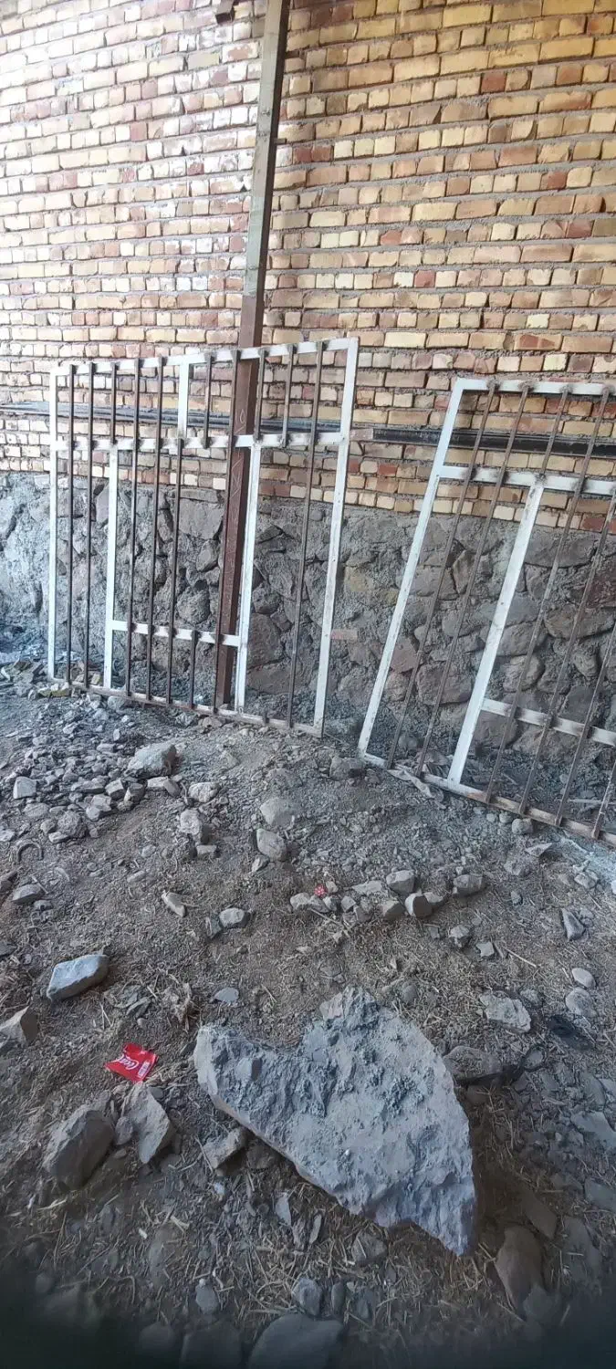 دوعدد پنجره اهنی ۲در۲|مصالح و تجهیزات ساختمان|نیشابور, گمنام غربی|دیوار