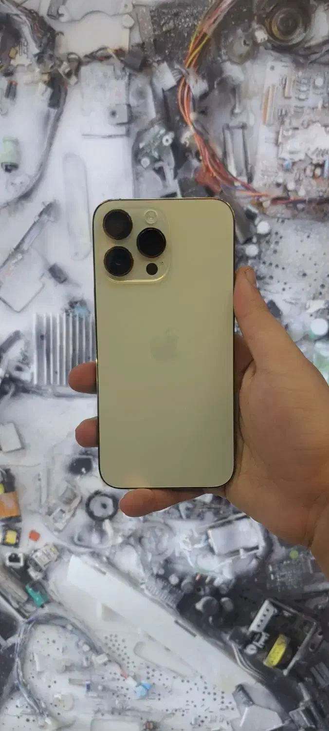 ایفون 14promax باحافظه ۲۵۶ درحد نو بسیار تمیز|موبایل|اصفهان, مفتح|دیوار