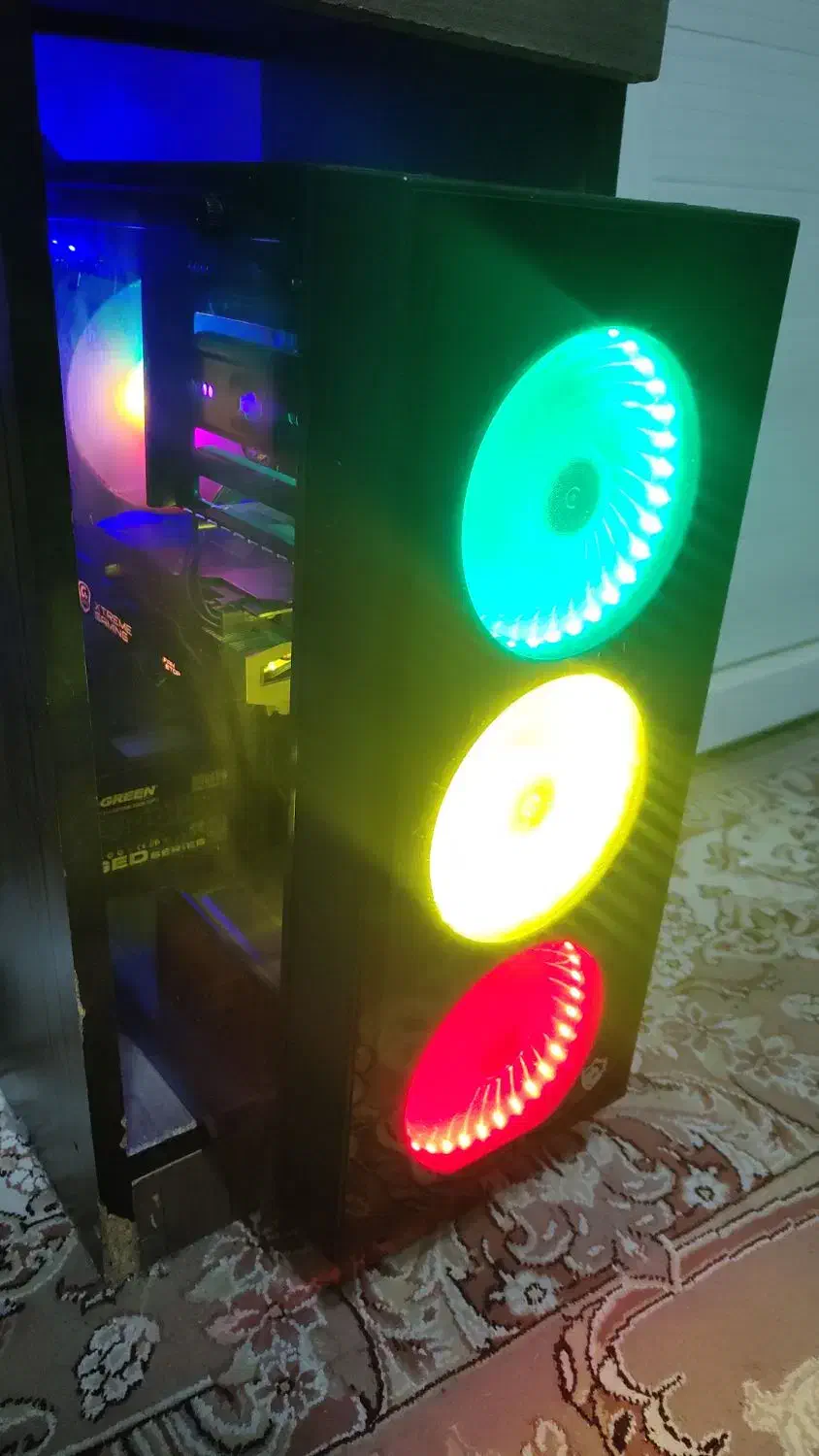 کیس گیمینگ در حد نو|رایانه رومیزی|صدرا-فارس, فاز ۱|دیوار