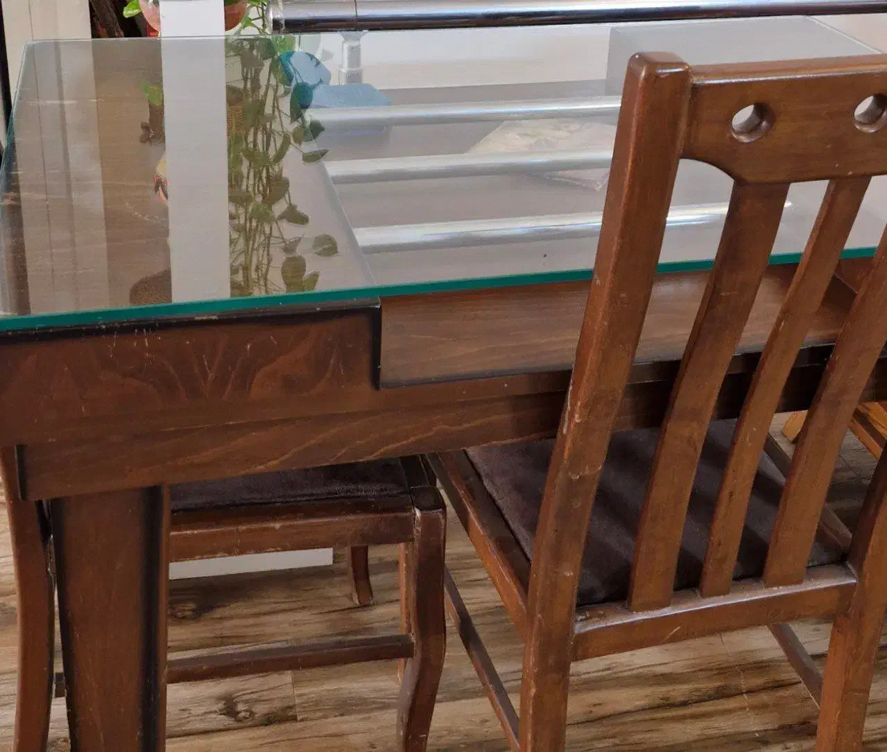 میز نهار خوری ۴ نفره چوبی|میز و صندلی غذاخوری|نیشابور, هفده شهریور|دیوار