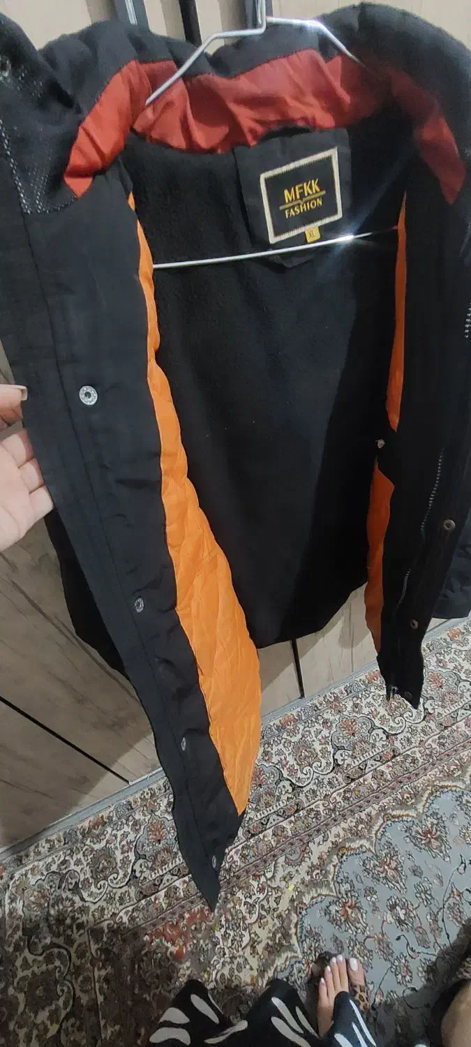 کاپشن|لباس|سبزوار, ولیعصر (نجار آباد)|دیوار