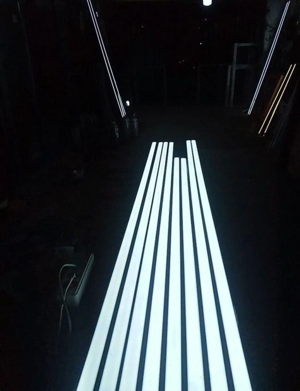 نور لاین و لاینر. نصب تعمیرات خدمات|ریسه و چراغ تزئینی|قم, دورشهر|دیوار