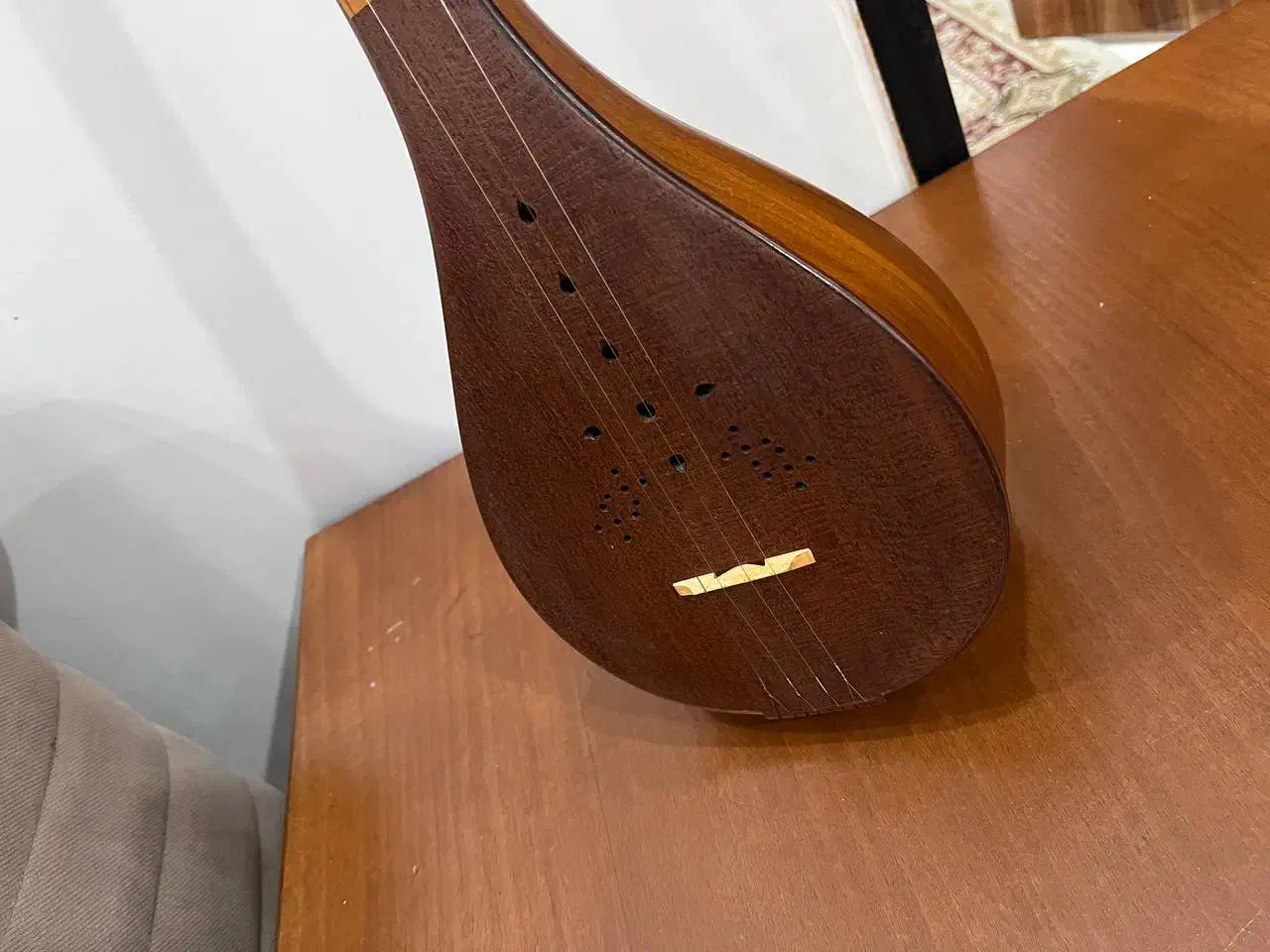 سه تار دست ساز بهمراه کیف|سازهای سنتی|لشت نشا, |دیوار