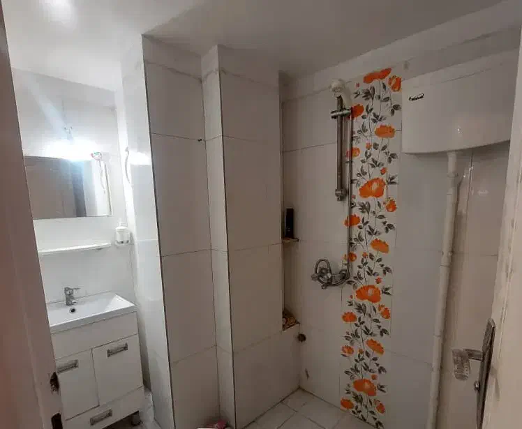 37متر 1خواب پارکینگدار کرمان شمالی رویان