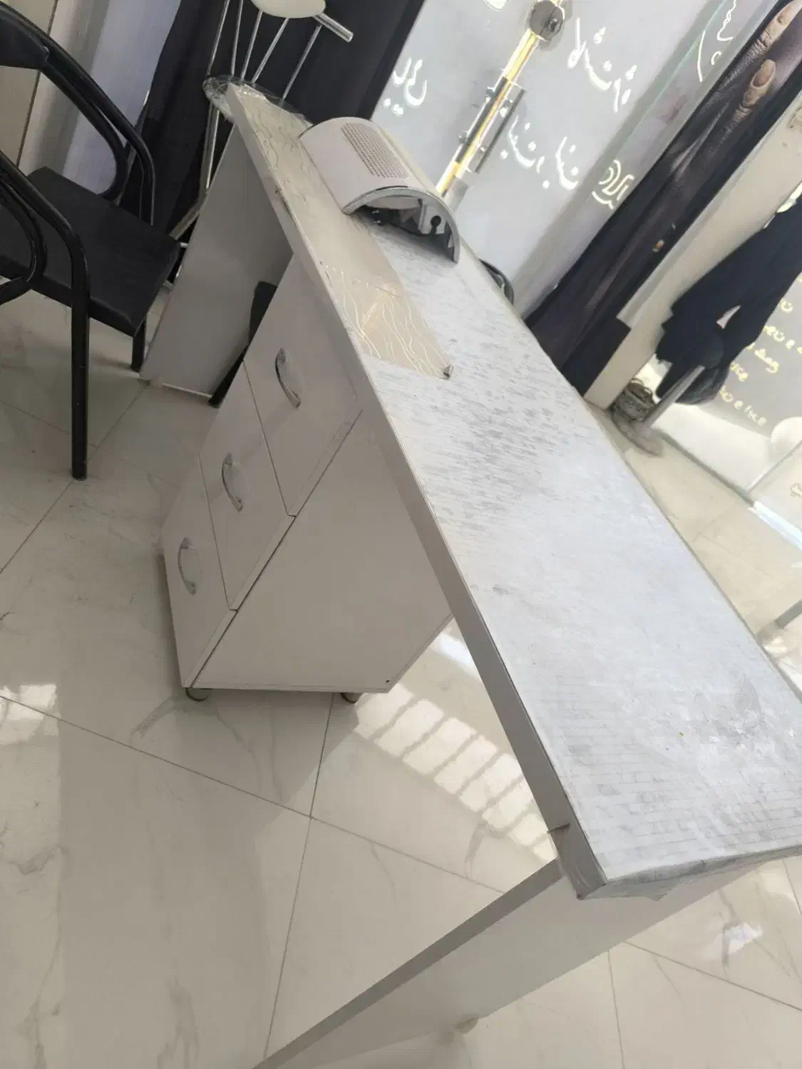 میز ناخن کار|آرایشگاه و سالنهای زیبایی|سرپل ذهاب, |دیوار