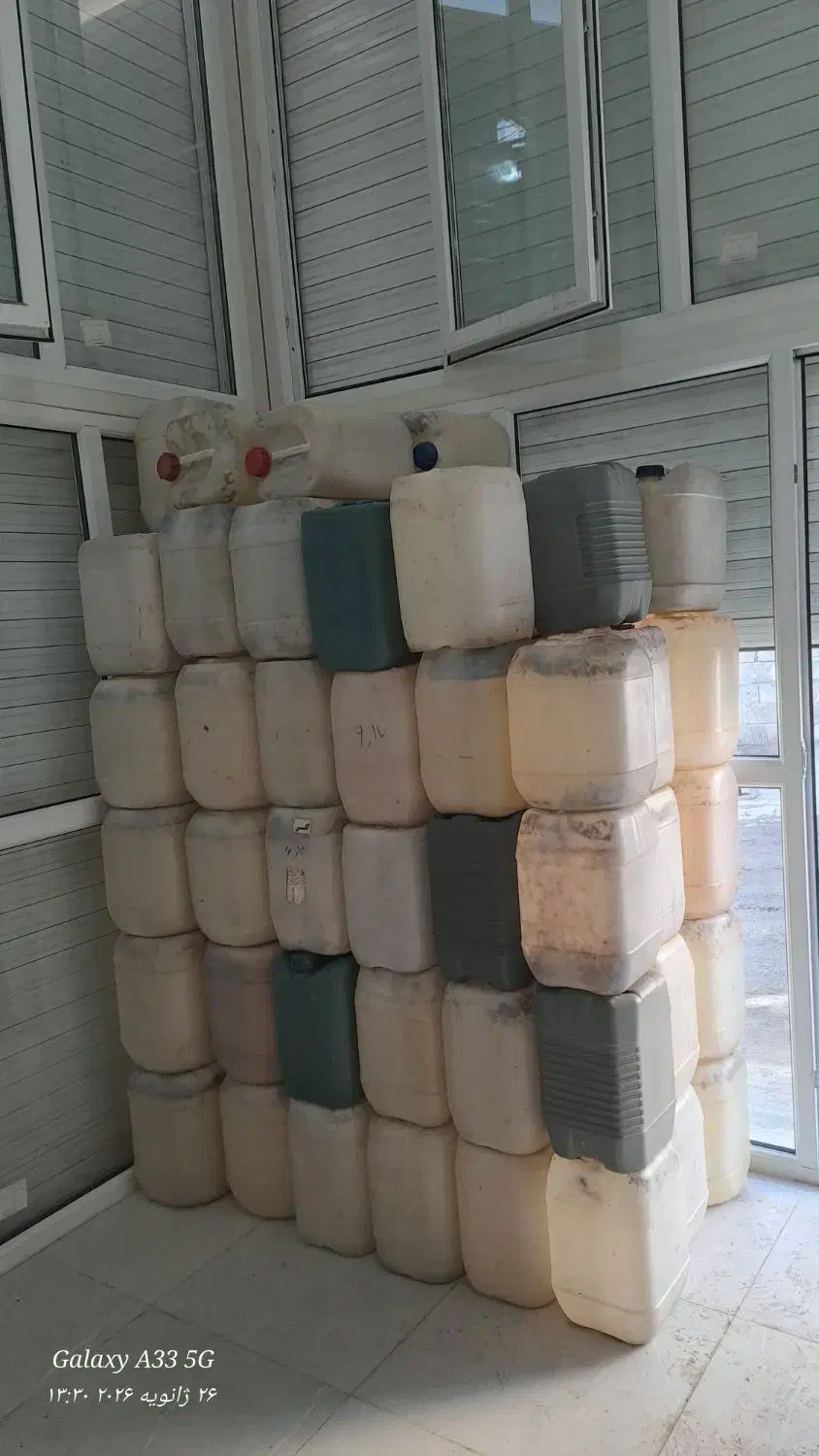 گالن ۲۰ لیتری|ظروف نگهدارنده، پلاستیکی، یکبارمصرف|سنندج, |دیوار