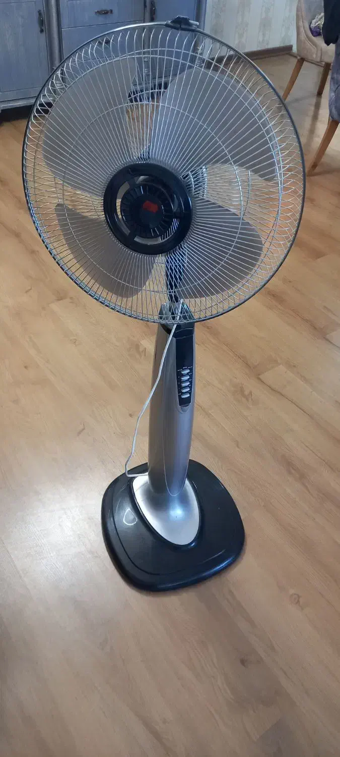 پنکه پایه دار|پنکه و تصفیهکنندهٔ هوا|اردبیل, |دیوار