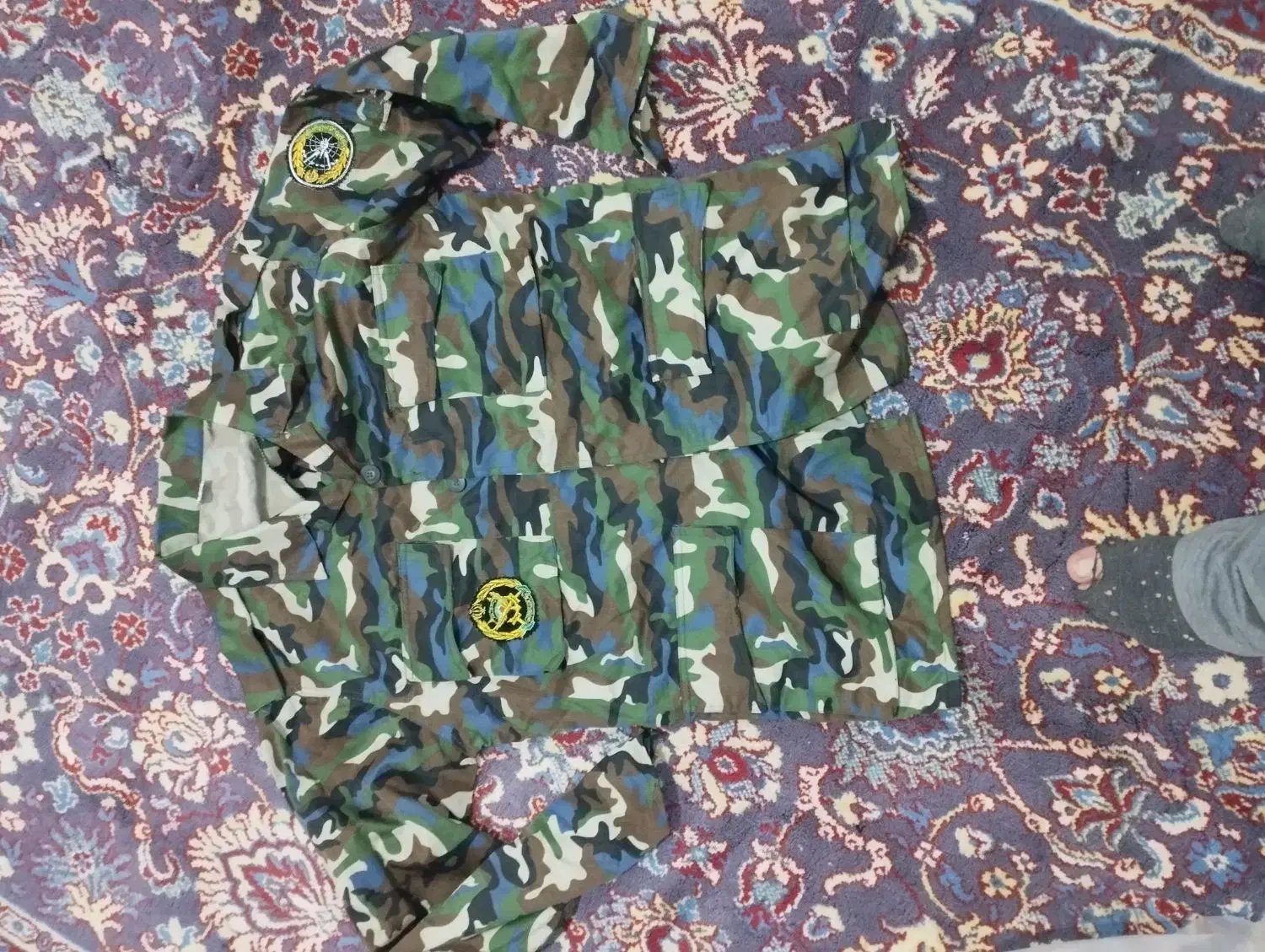 دو عدد فرنچ (لباس)سربازی ارتشی.|لباس|ملایر, |دیوار