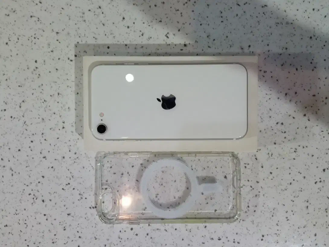 در حد نو SE 2020|موبایل|رشت, پاستوریزه|دیوار