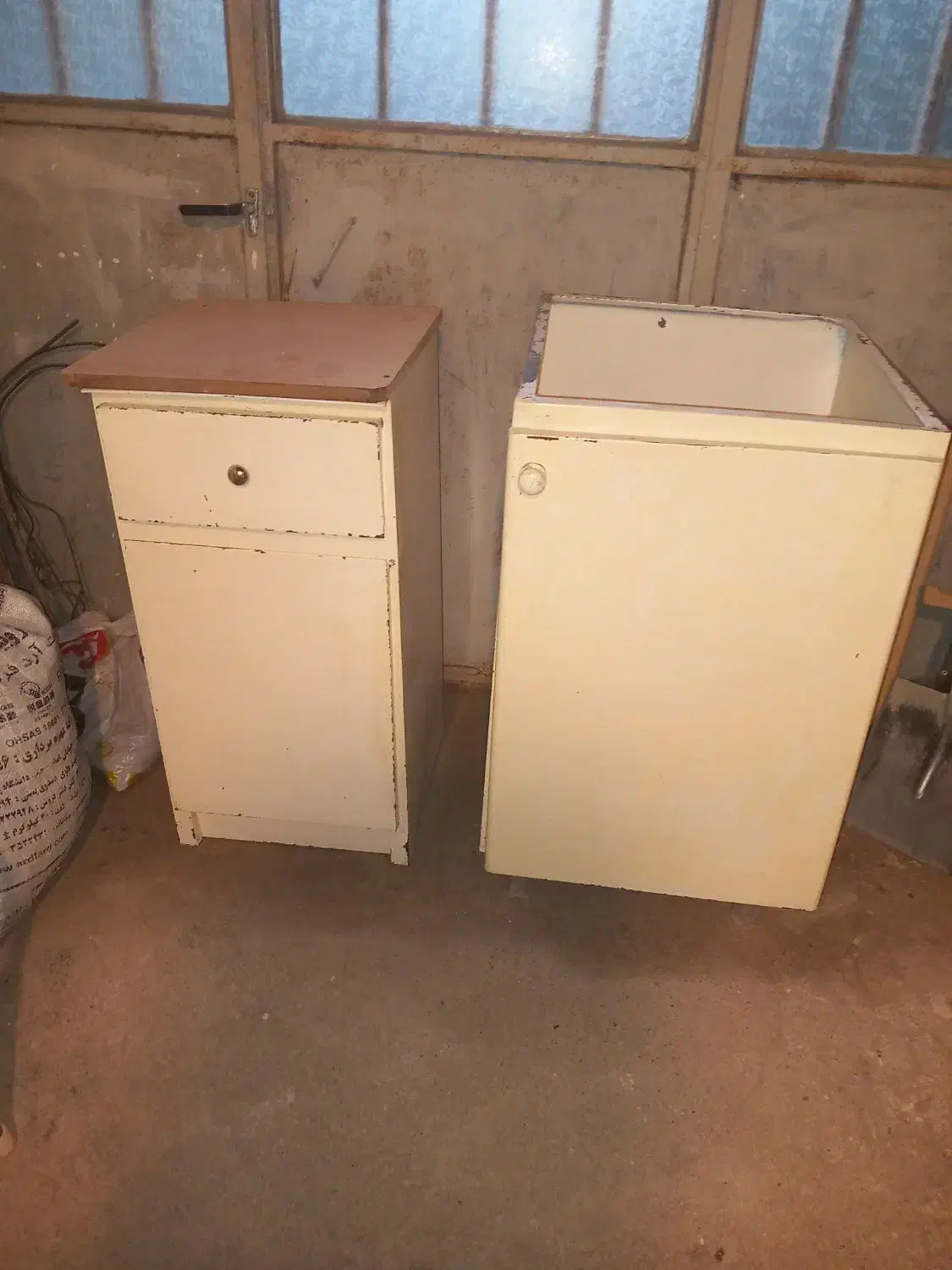 کابینت‌ فلزی‌. آهنی. زمینی تمیز|مبلمان خانگی و میز عسلی|ابهر, |دیوار