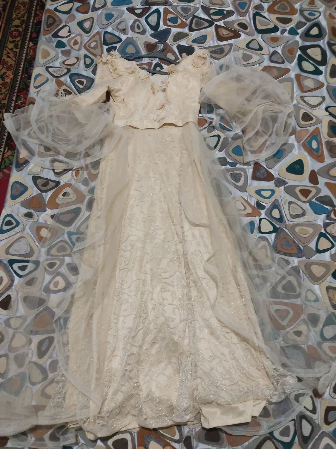 لباس مجلسی|لباس|شیراز, منطقه هوایی شهید دوران|دیوار