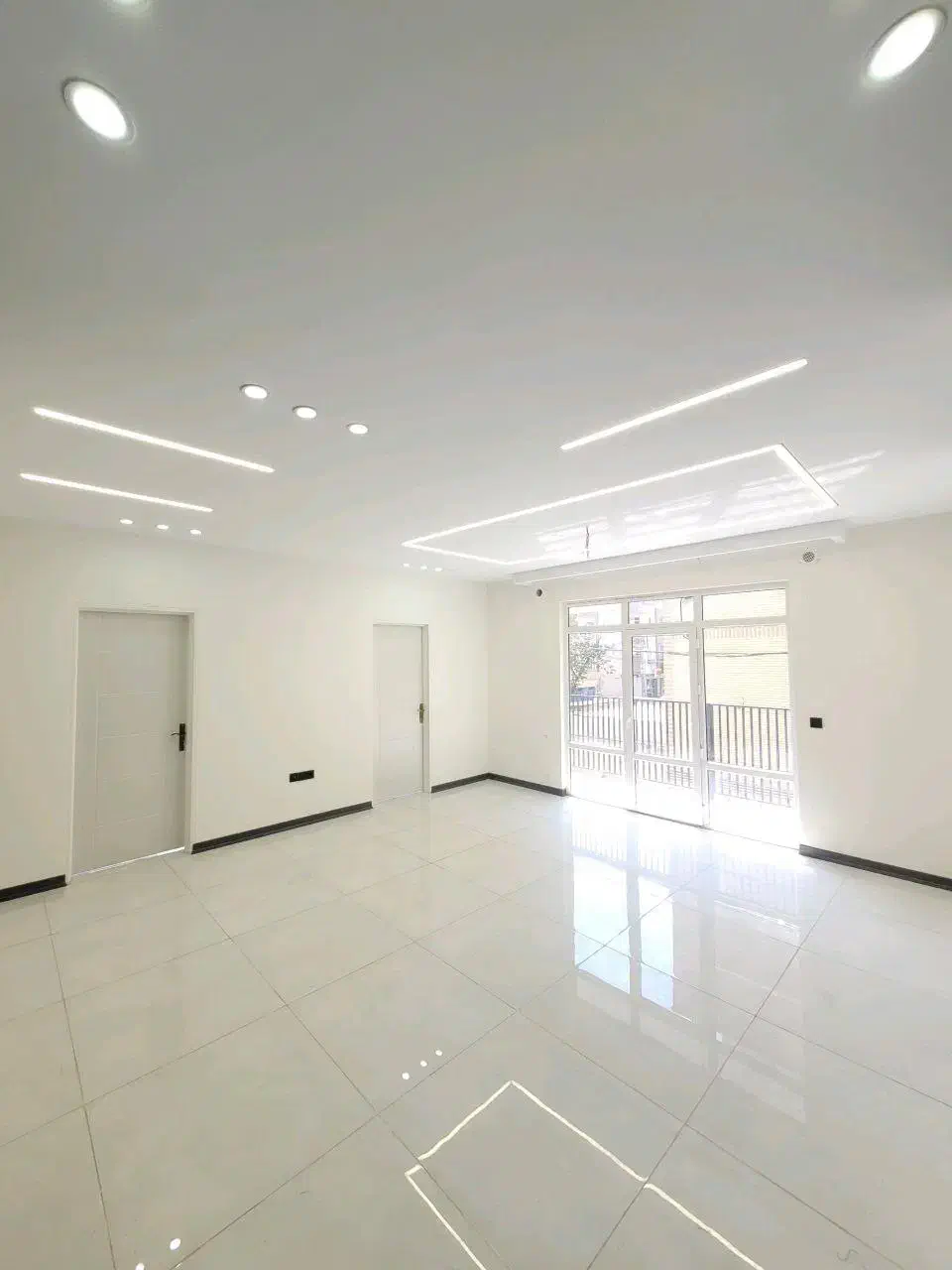 ۷۰متر۲خواب فول امکانات/غر ب تهرا ن/سندتکبرگ|فروش آپارتمان|اهواز, عین ۲|دیوار