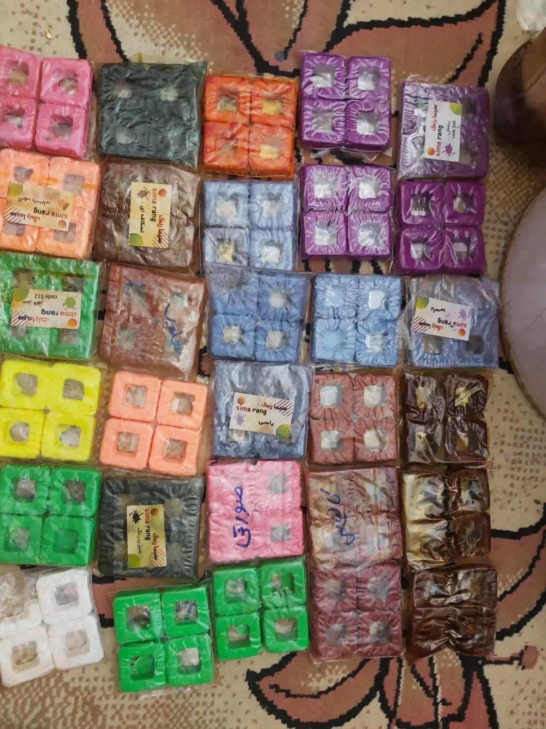 ۳۰ عدد رنگ مکعبی و چند عدد قالب|صنایع دستی و سایر لوازم تزئینی|اسلامشهر, شهرک سعیدیه|دیوار