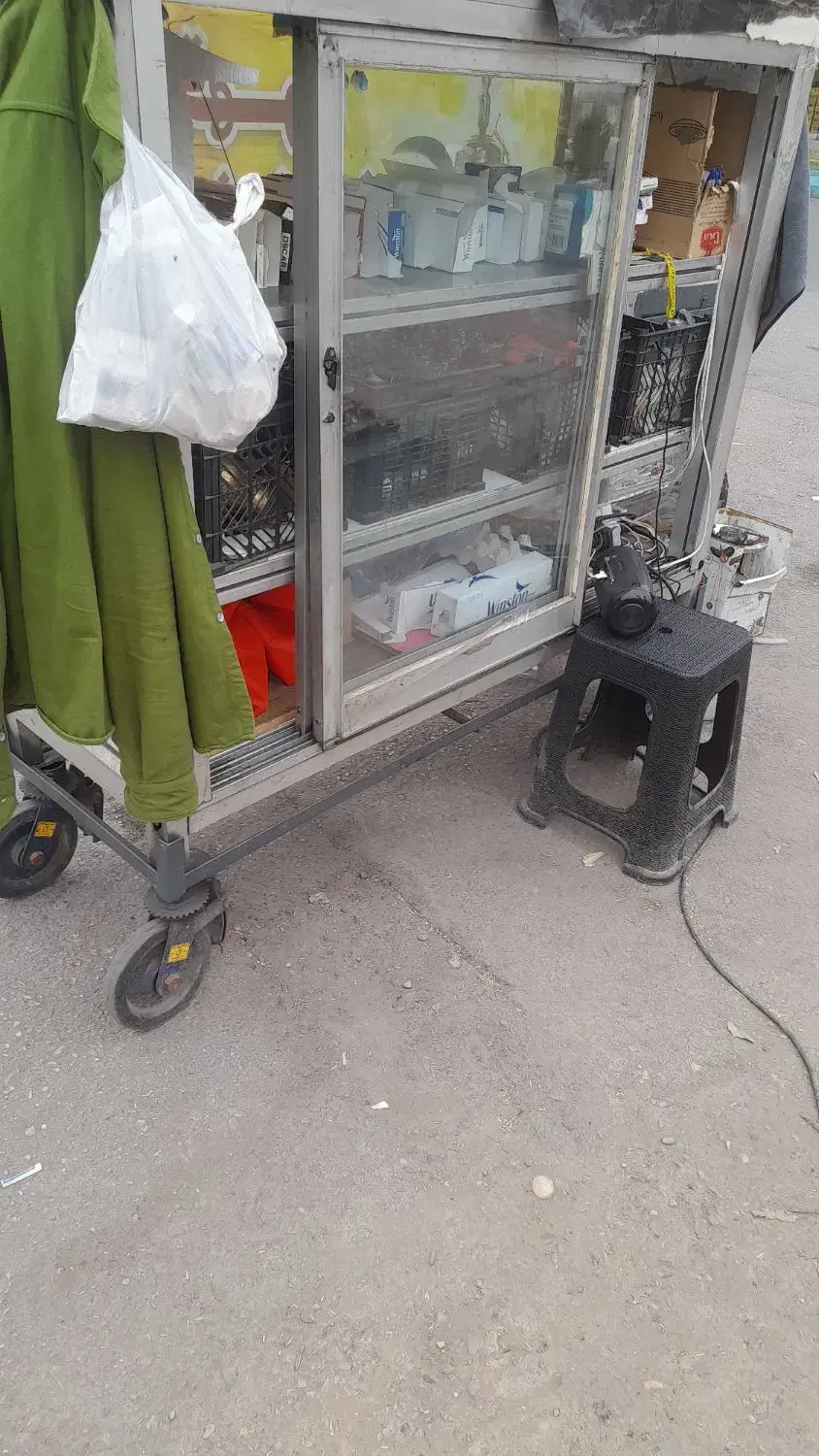 دکه آلمینیومی سیگاری|فروش مغازه و غرفه|اهواز, بیست متری شهدا|دیوار