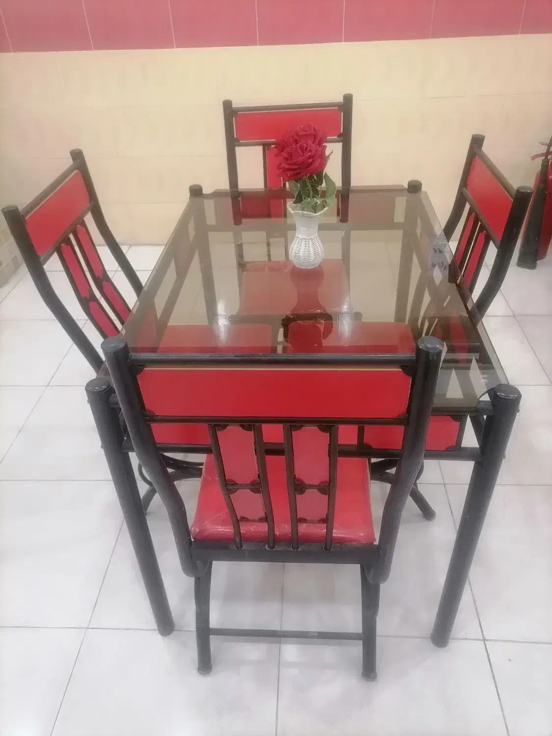 میز و صندلی|میز و صندلی غذاخوری|لار, |دیوار